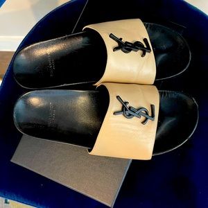 YSL Joan Brooch Slide in Nude Powder